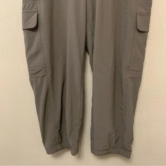 Athleta Chelsea Cargo Lined Pant in Brown Size 6 - Picture 5 of 12